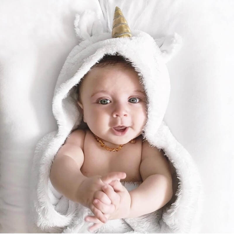 Collier Ambre bébé  Modèle aux perles multicolores fille ou garçon
