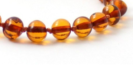 Bracelet bébé en Ambre avec fermoir boules Caramel